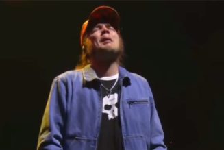 Billy Strings Dedicates Concert to Mother Hours After Her Death