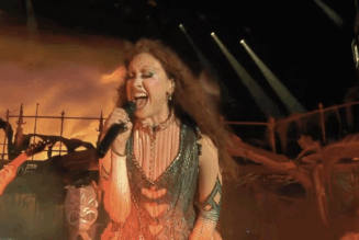 Chappell Roan Sings the Hell Out of Heart’s “Barracuda” at Primavera Sound