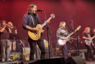 Dave Grohl Joins Kim Deal to Perform Pixies’ “Gigantic”