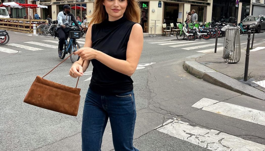 Hold the Sneakers—This Is the Elegant Shoe Parisians Are Wearing With the Jeans of Summer