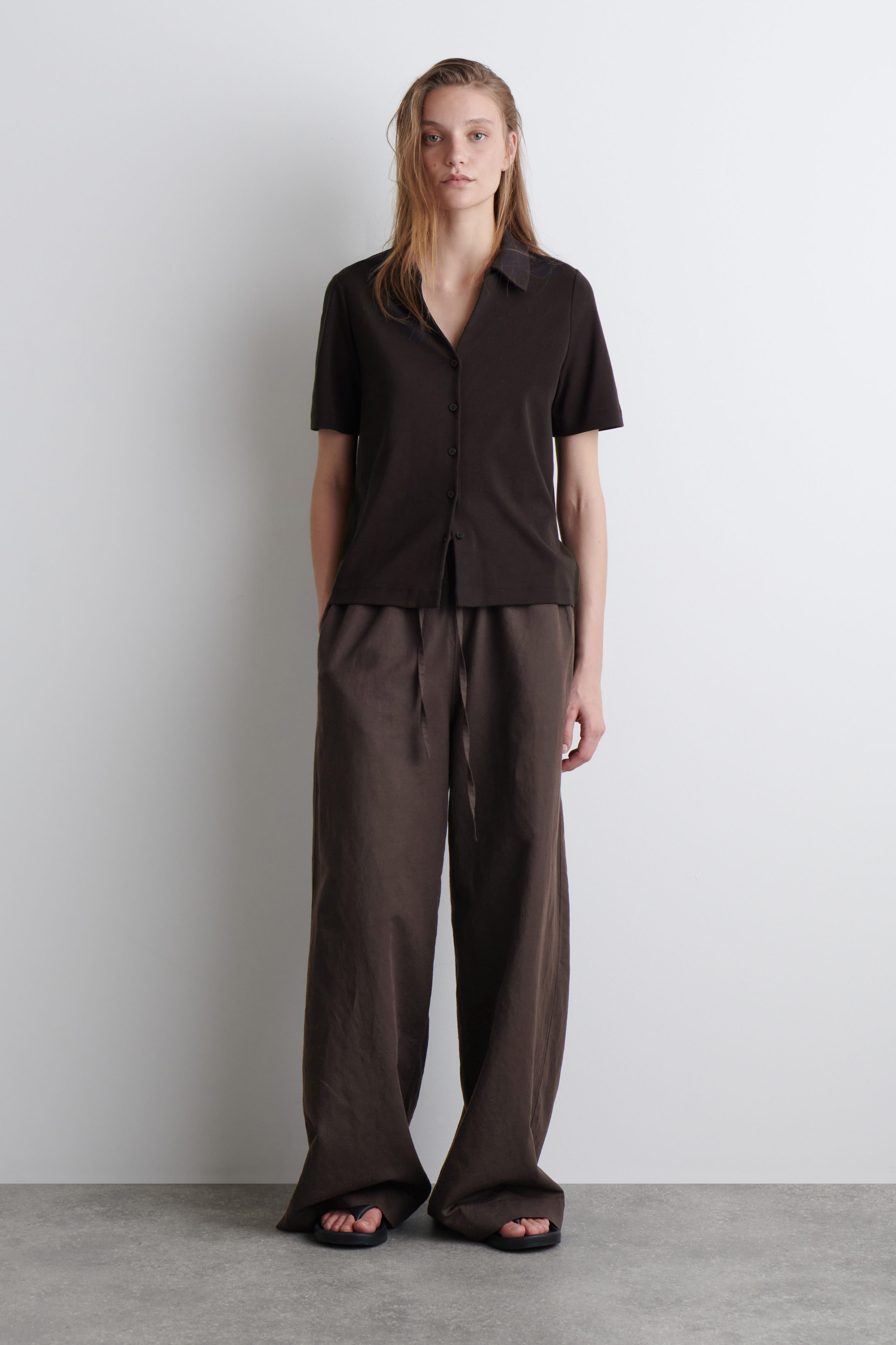 Wide-Leg Linen Drawstring Trousers