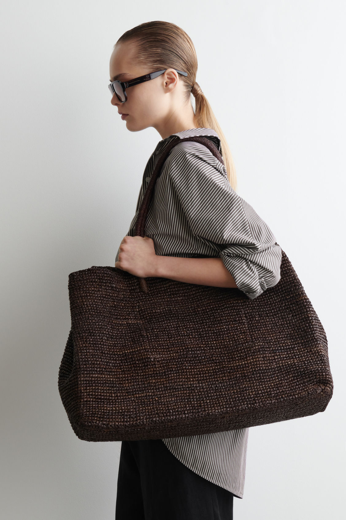 Oversized Hand-Woven Tote Bag - Raffia