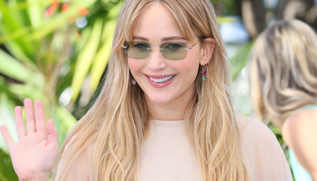 Jennifer Lawrence Wore the Skirt Trend I've Avoided Since 2006 (But Suddenly Need to Own Again)