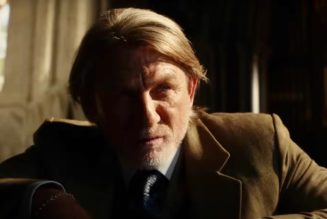 Netflix Reveals First Look at Wake Up Dead Man: A Knives Out Mystery