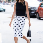 No One Will Wear This New Legging Trend With Sneakers—Just Heels