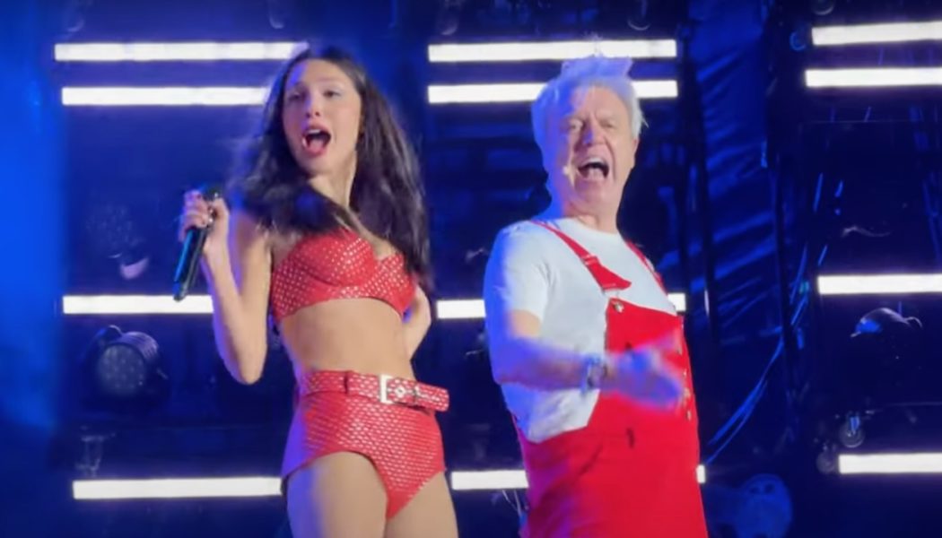 Olivia Rodrigo and David Byrne Perform "Burning Down the House" at Governors Ball