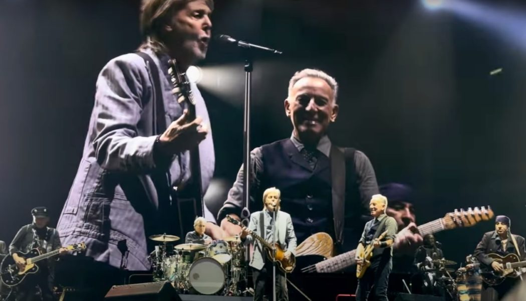 Paul McCartney Joins Bruce Springsteen in Liverpool for "Can't Buy Me Love" Performance