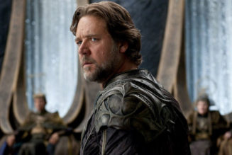 Russell Crowe to join Henry Cavill in Highlander remake