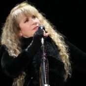 Stevie Nicks adds new shows to 2025 North American tour