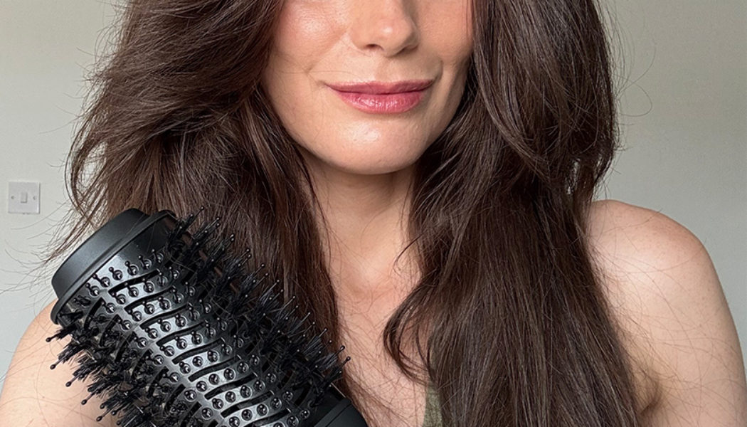 This Under-£100 Hot Brush Unlocked My Glossiest, Bounciest, Most-Complimented Blowout Yet