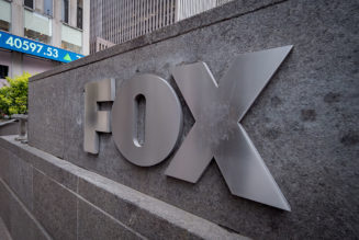 Tucker Carlson & Steven Bannon Bash Fox News, Calls It A "Propaganda" Network