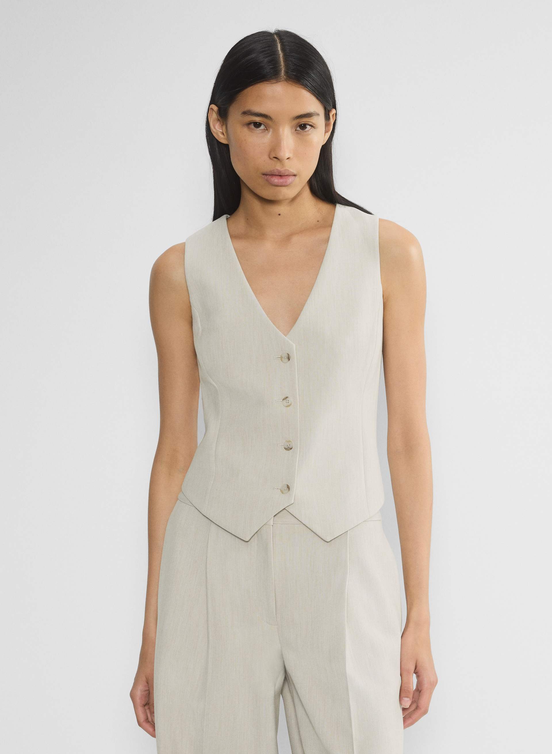 Babaton, Deniro Vest