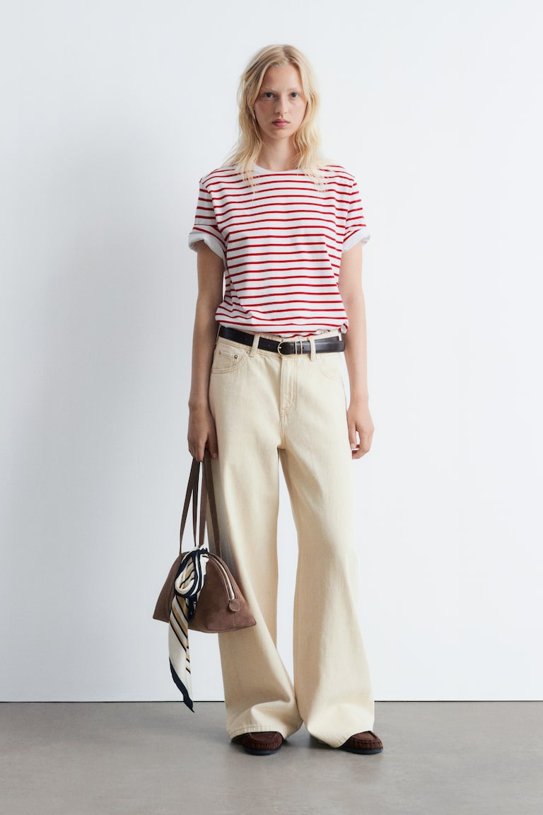 Relaxed Wide-Leg Jeans