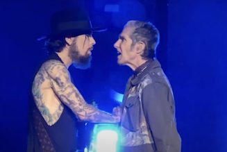 Dave Navarro Sues Perry Farrell For Assault, Battery Over On-Stage Altercation at Jane's Addiction Concert