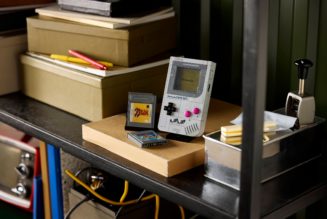 Here is Lego’s official Nintendo Game Boy — with lenticular display