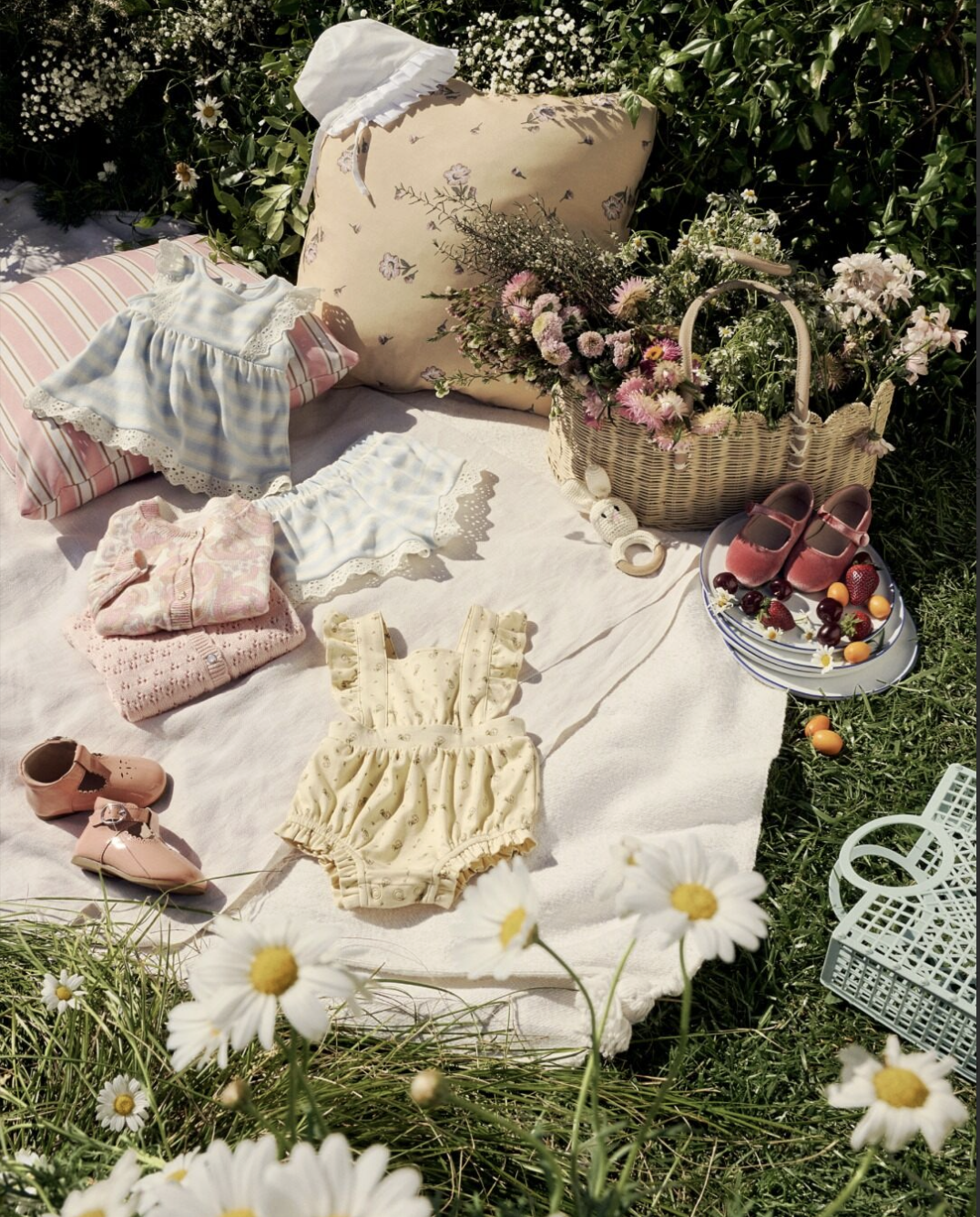 Sofia Richie Grainge x Amazon Essentials 2.