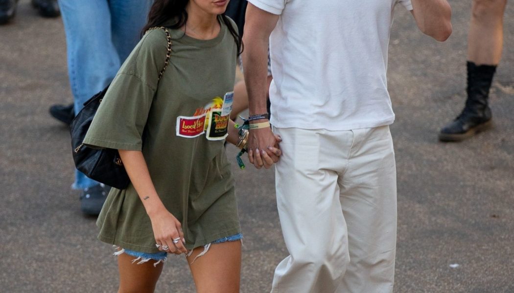 If You Hate Denim Shorts, It's Because You're Not Styling Them With *This* Fresh and Sophisticated Shoe Trend