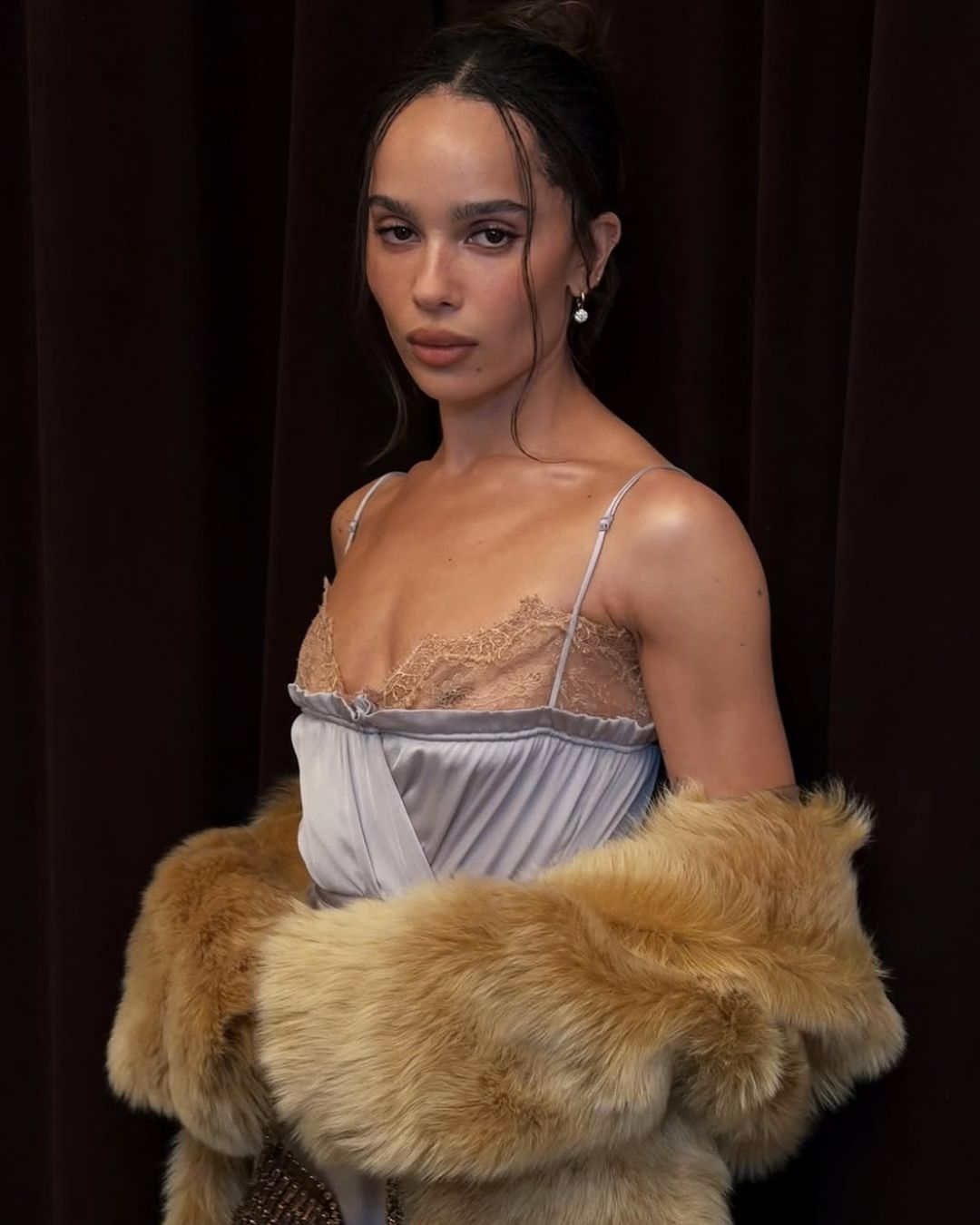 @ninapark styles face-framing waves on Zoe Kravitz