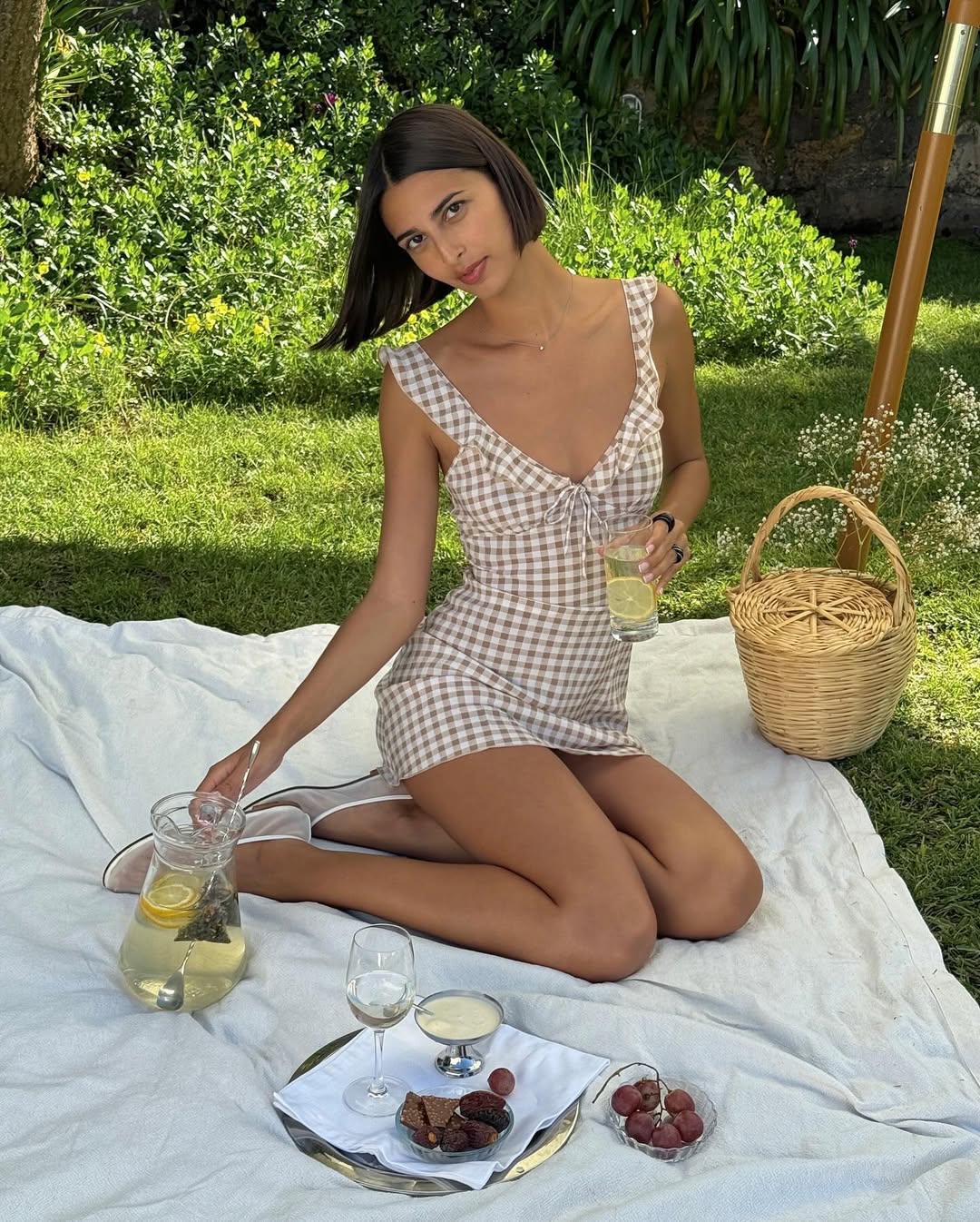 What to wear in Provence outfit ideas - Salomé in gingham mini dress