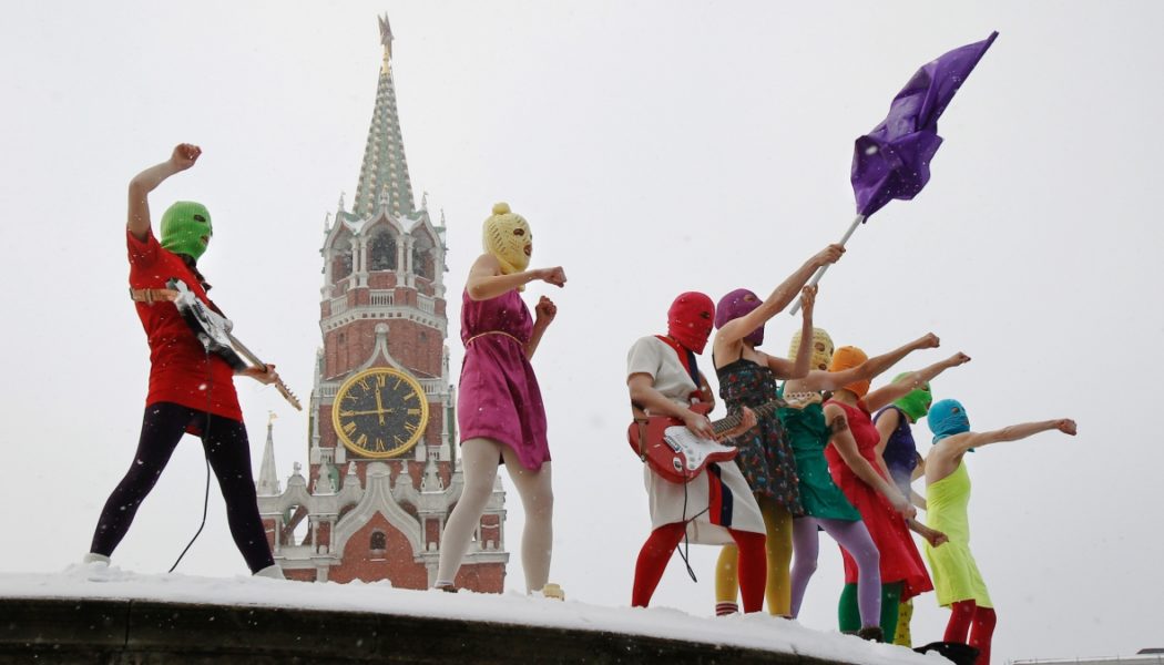 New Russian Law Criminalizes Searching for Pussy Riot's "Extremist" Videos