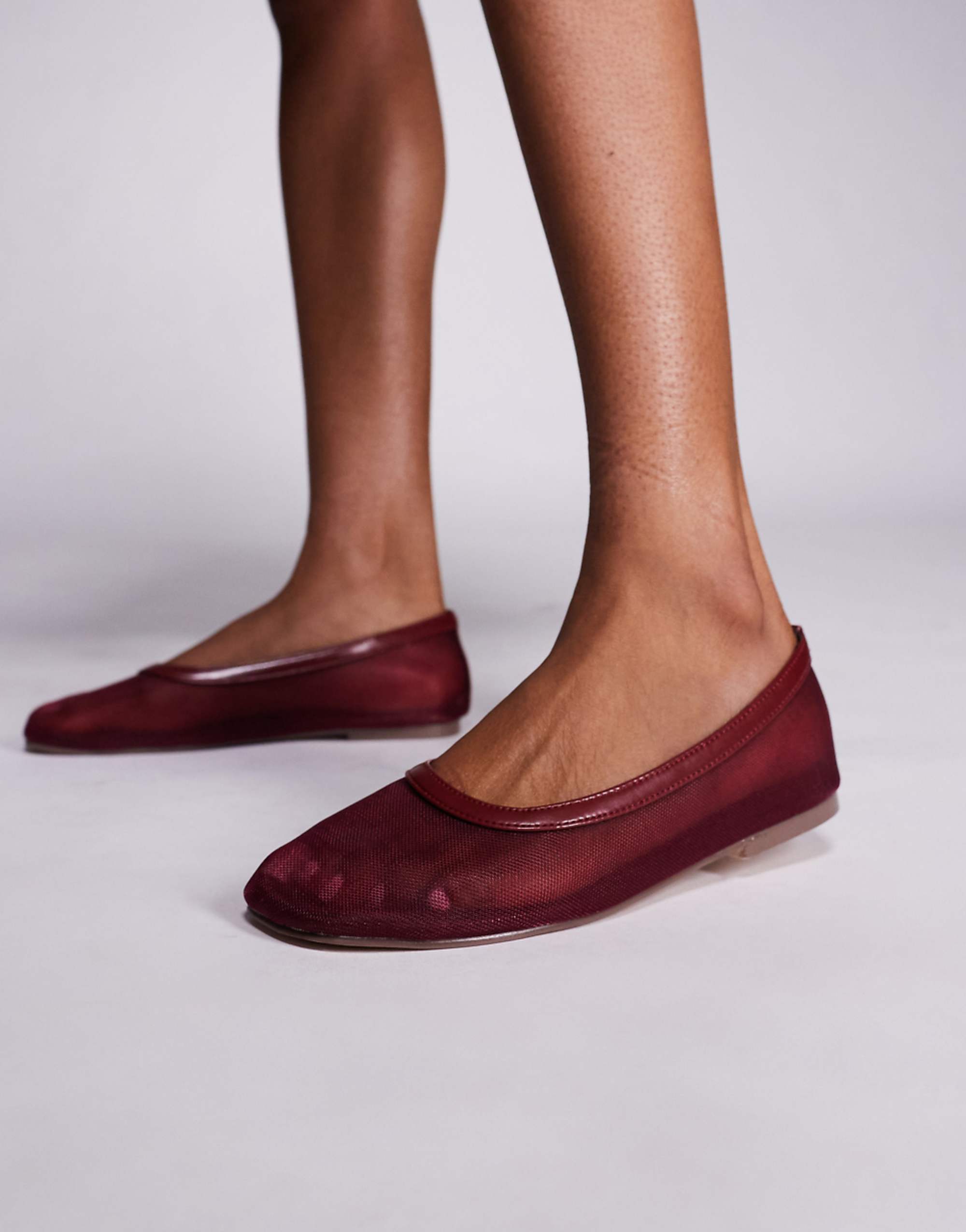 Simmi London Luanne Mesh Ballerina Flats in Burgundy