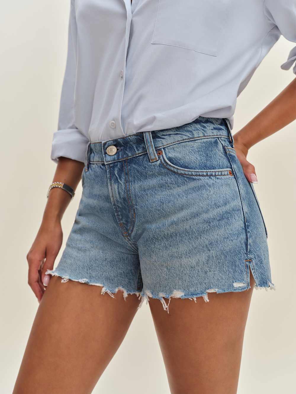 Sutton Low Rise 2.5” Slouchy Jean Shorts