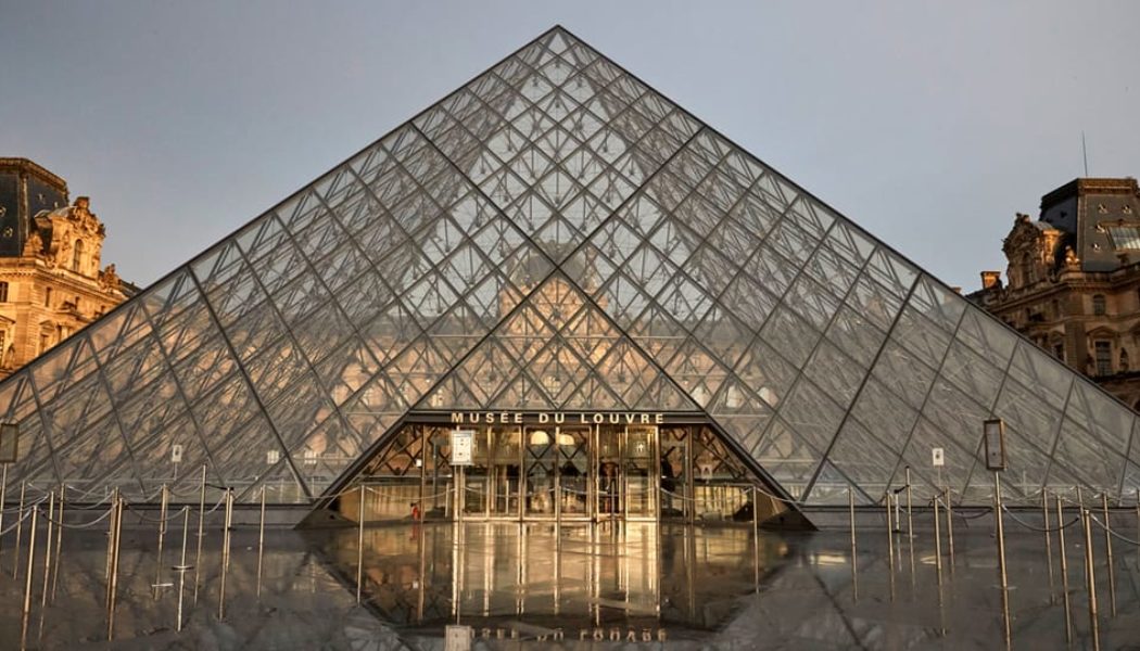 Overcrowded Louvre Launches €270 Million Design Competition