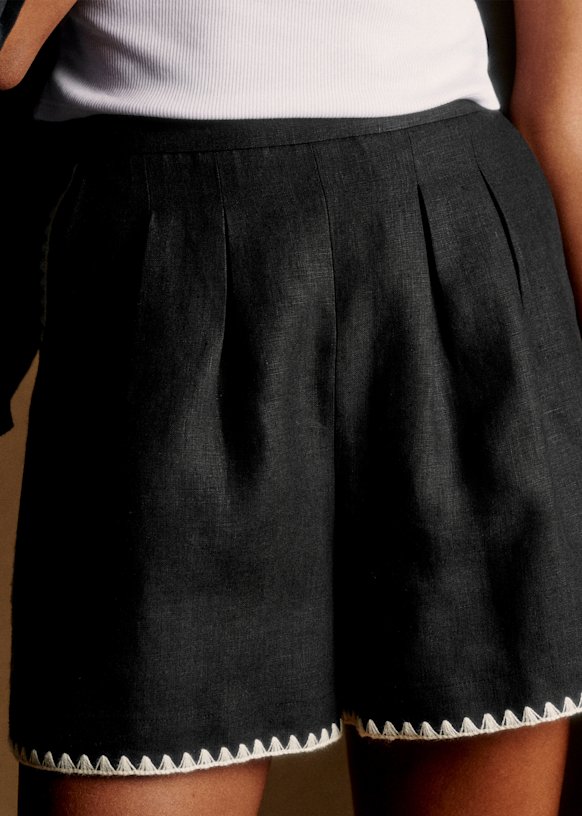 Nicolo Shorts - Black With Ecru Trimming - Linen - Sézane