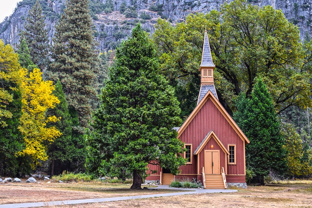 The chapel in Yosemite surrounded by trees