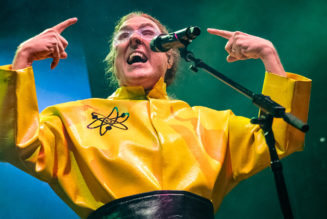 "Weird Al" Yankovic Is "Bigger & Weirder" & Greater Than Ever at Madison Square Garden Concert: Review + Photos