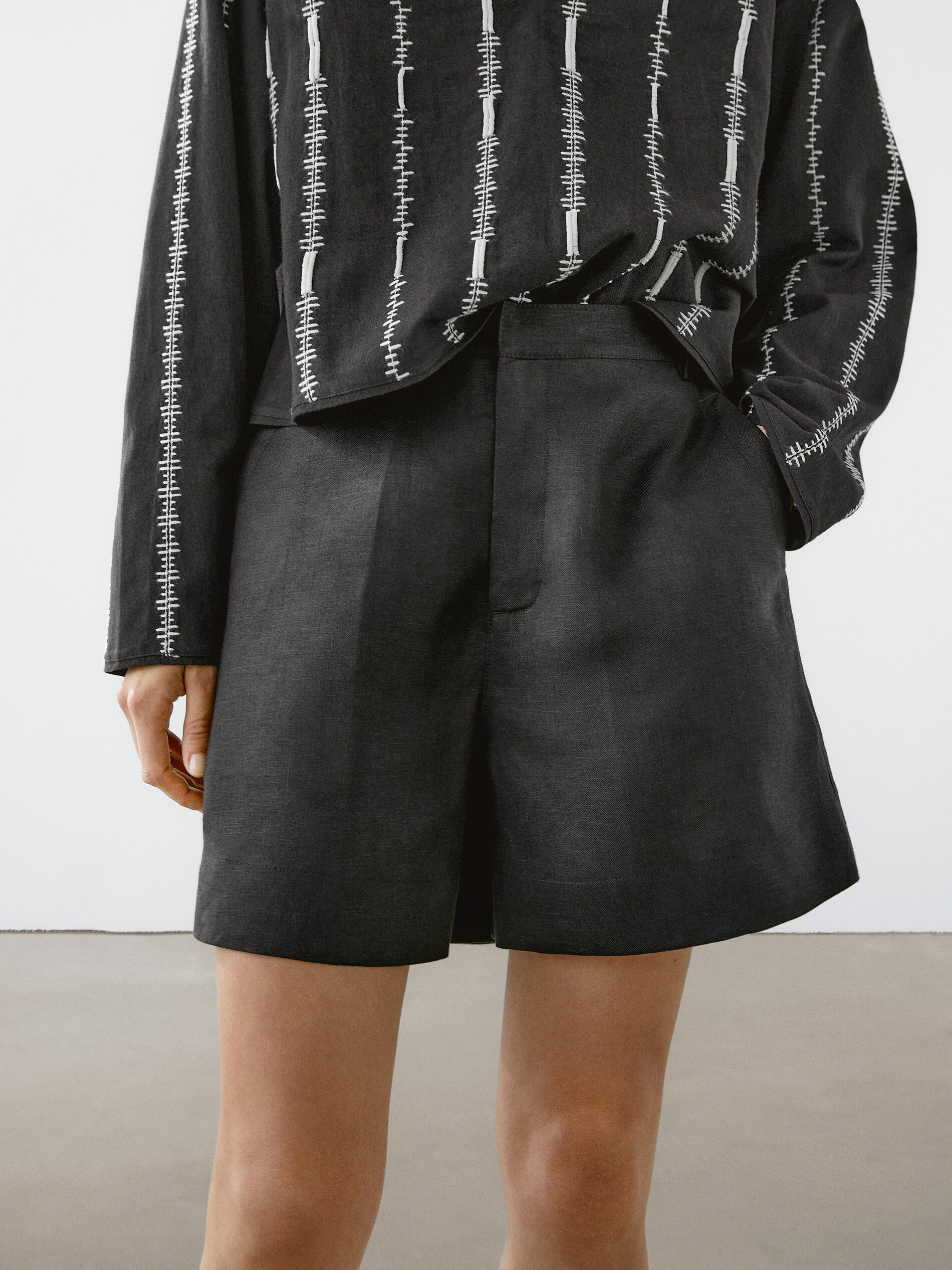 100% Linen Short Bermuda Shorts