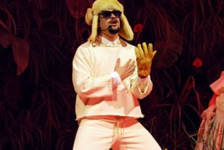 Bad Bunny Delivers Beachy New Visuals For "WELTiTA"