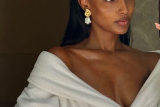 Body Oil Reversed My Dry, Scaly Skin—11 You'll Always Find in Our Editors' Bathrooms