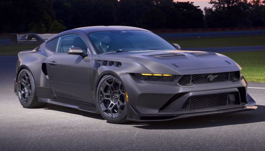 Ford Unveils Mustang GTD Liquid Carbon With Exposed Race-Bred Precision