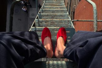 Forget Flip-Flops—This New Comfortable Shoe Trend Might Also Just Be 2025's Chicest