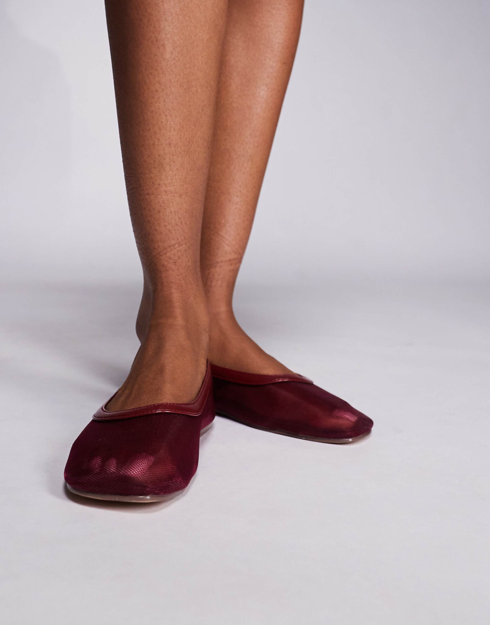 Simmi London Luanne Mesh Ballerina Flats in Burgundy
