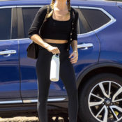 If You Want to Look as Elegant as Possible in Leggings and Pull-On Pants, Wear This Sweater Trend