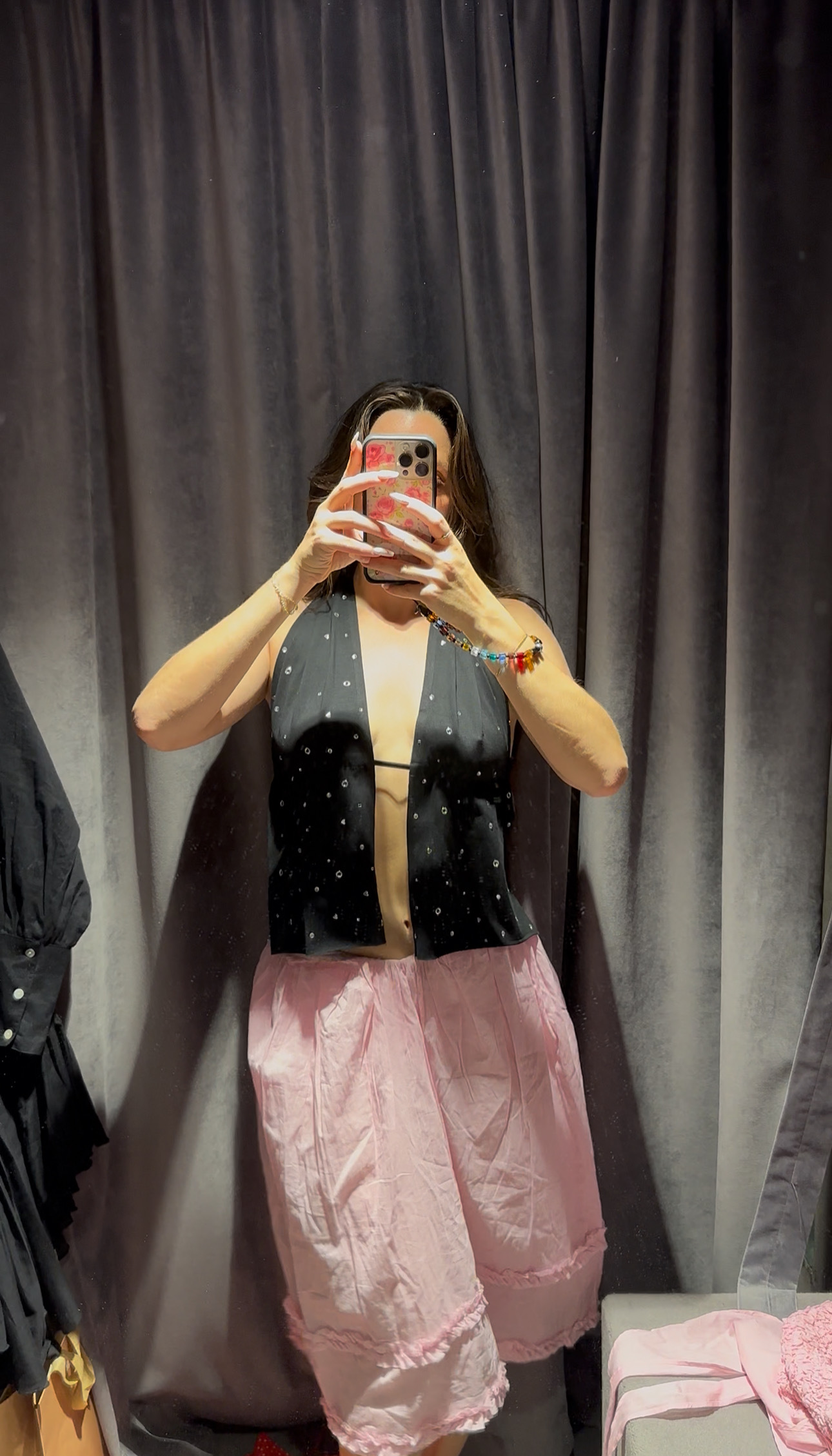 Tara Gonzalez taking a selfie in a Gimaguas top.