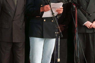 It's True: Julia Roberts Just Brought Back Princess Diana's Favorite $70 Sneakers