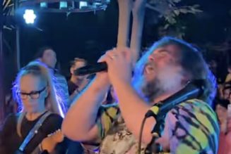 Jack Black Performs "We Got the Beat"/"Paranoid" Mashup with The Go-Go's at Benefit Gig