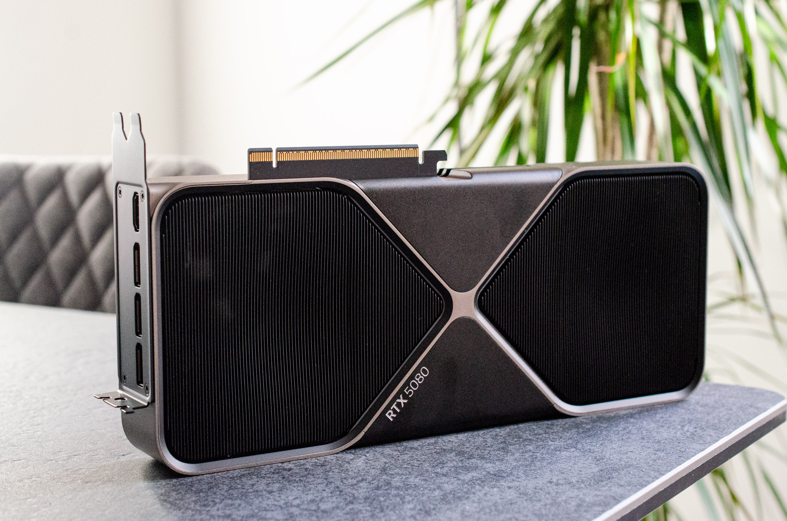 257531_Nvidia_RTX_5080_TWarren_0002