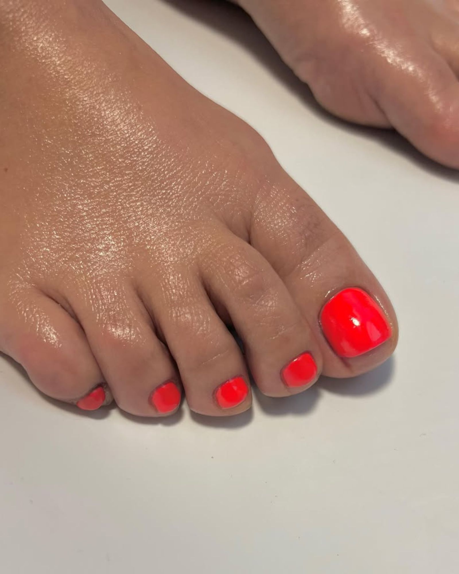 Neon Pedicure Trend @millymason_