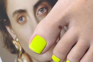 This Is How to Wear Neon Pedicures in an Undeniably Chic Way