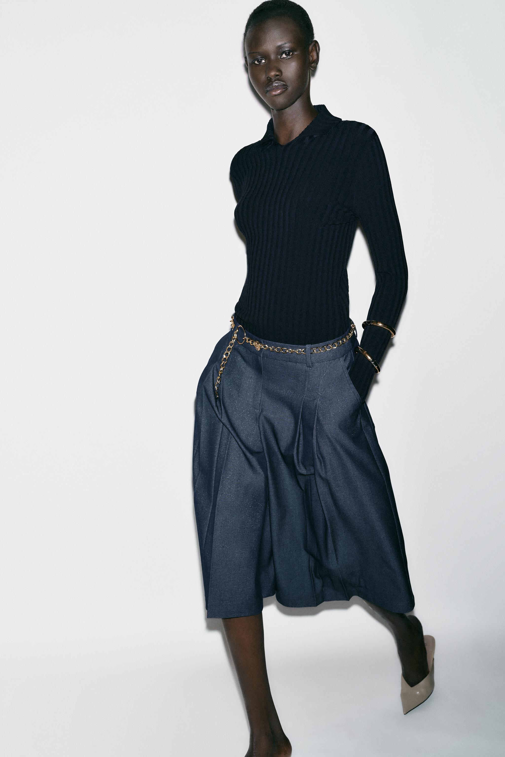 Belted Long Bermuda Shorts With Chain