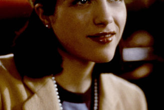 Actress Selma Blair on Legally Blonde Beauty Malfunctions, Jackie O Bangs, and Her “Goldilocks” Skin Savior