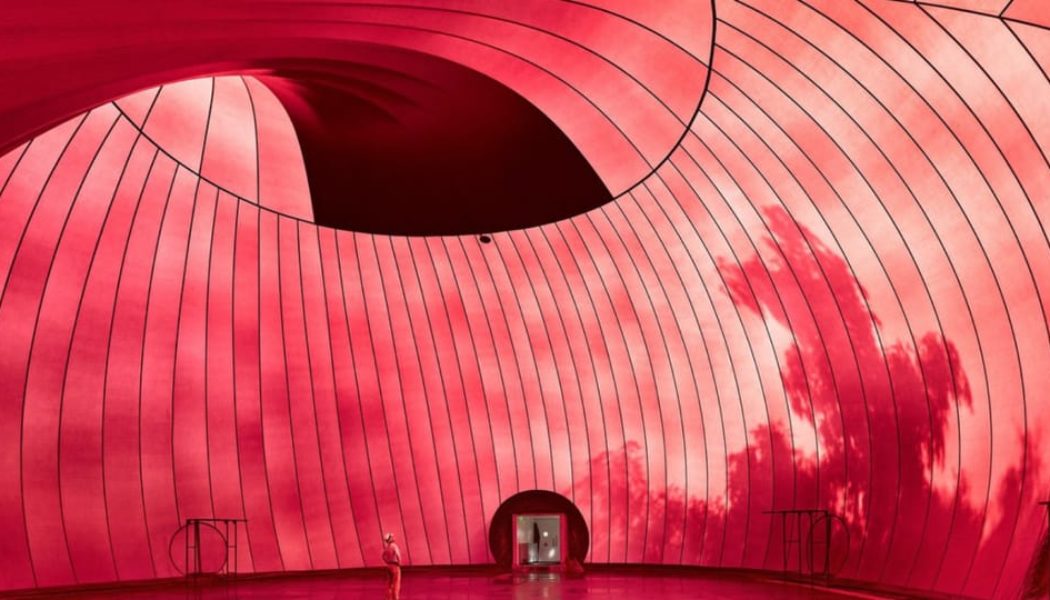 Anish Kapoor and Arata Isozaki’s Inflatable "Ark Nova" Touches Down in Switzerland
