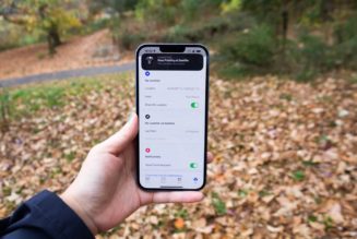 Apple is giving iPhone 14 and 15 users another free year of satellite features