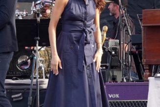 Breaking: Meghan Markle Just Endorsed Wearing Navy With This Uber Rich Shoe Color (It's Not Black or White)