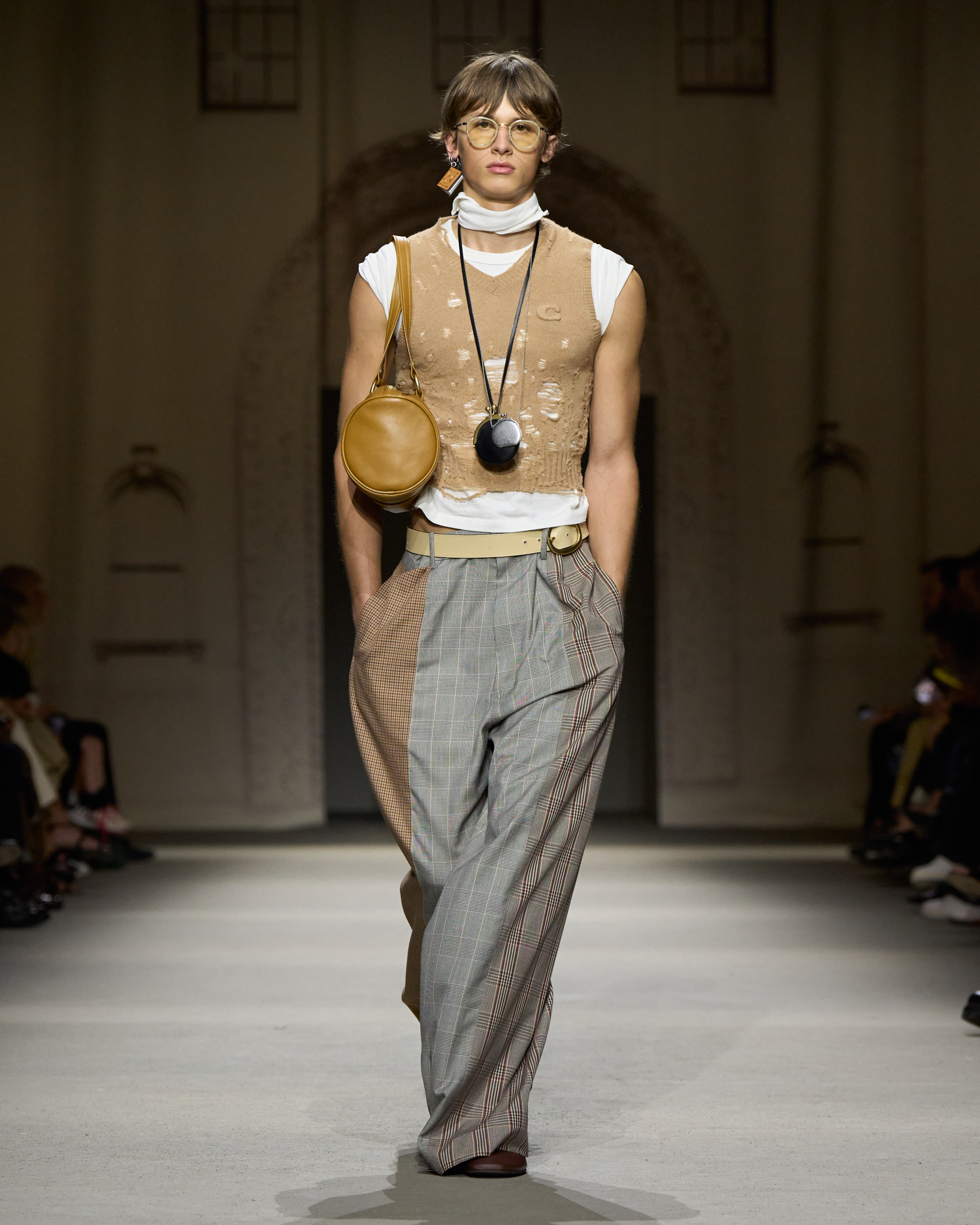 Coach S/S 26 runway, side-buckle belt trend