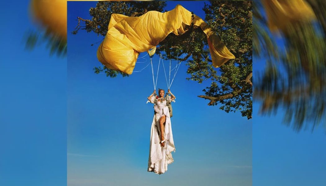 Doja Cat Lives Life in Her Own Lane on 'Vie'